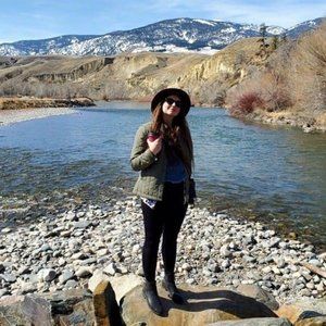 Meet your Posher, Olivia